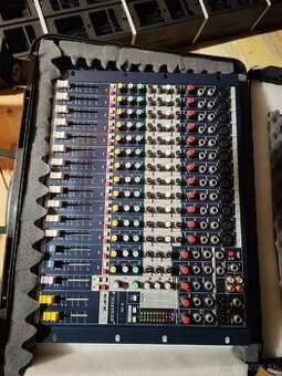 Predám Soundcraft EFX12