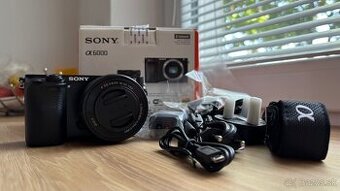 Sony Alpha A6000 + 16–50mm OSS