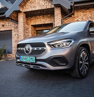 Mercedes-Benz GLA 250e Plug-in Hybrid (2022, 45 000 km)