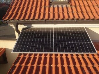 Predám fotovolaticky panel s konzolou a regulátorom