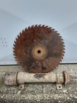 Oska a píla na cirkular