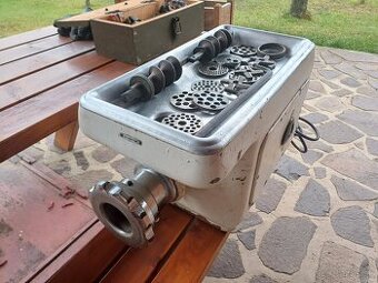 Elektrický mlynček na mäso