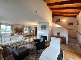 Na predaj polyfunkčný objekt/rodinný dom v Oškerde