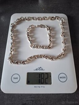 Strieborna retiazka a naramok