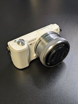 Sony A5100 + 16-50 mm