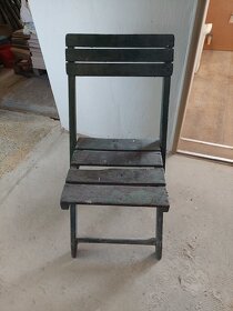 Predám starú drevenú stoličku - 1