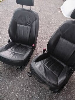 Opel Insignia kožené sedacky