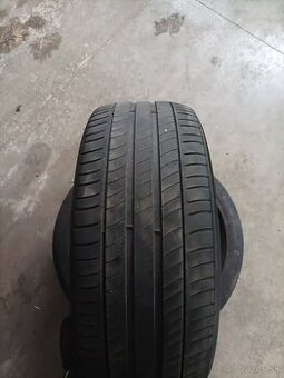 245/45 r19