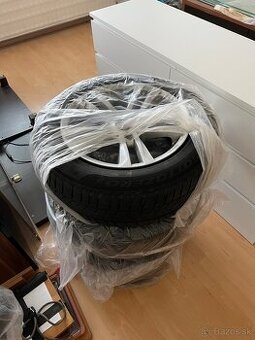 elektrony 16” s pneu Pirelli