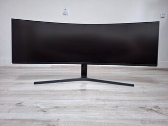 Samsung zaoblený monitor