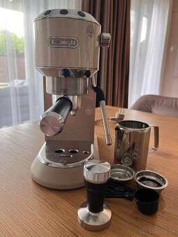 DeLonghi EC885 Dedica Arte