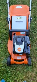 Benzínová kosačka Stihl.