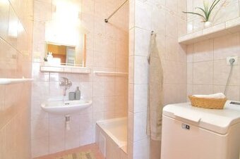 2,5 IZBOVÝ BYT, 59m2, SPODNÁ ČASŤ KLOKOČINY