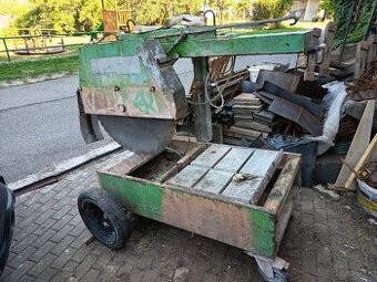 Stavebná píla na tehlu