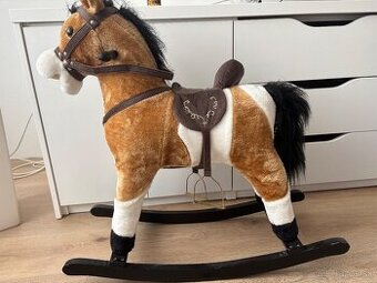 Detsky hojdaci konik