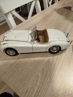 Staré kovové autá