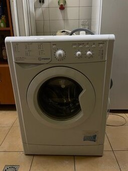 Práčka Indesit
