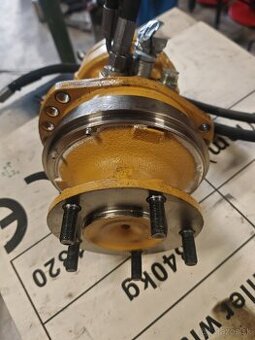 Hydromotor Poclain 18kW 213cm s brzdou