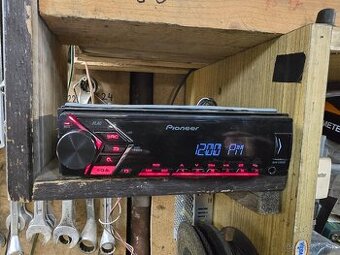 Pioneer  a Kenwood