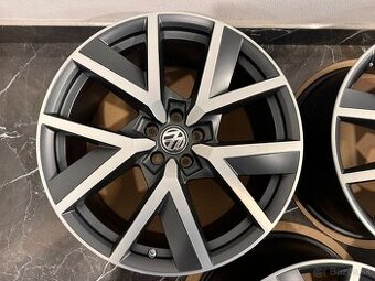 original kolesa VW Touareg III CR r20 760601025Q