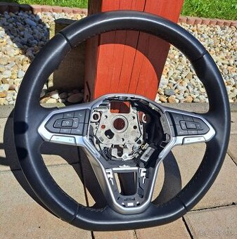 Multifunkčný volant z Golf 8 - 1
