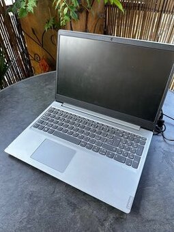 Lenovo notebook – ideálny na školu a prácu