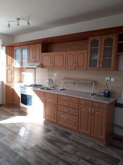 EXKLUZÍVNE. REALFINN PRENÁJOM - 2 IZB. BYT V NOVÝCH ZÁMKOCH