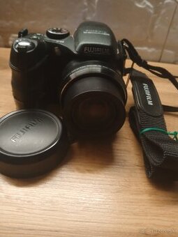 Predám digitálny fotoaparát Fujifilm FinePix S2000HD