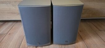 NAD 825