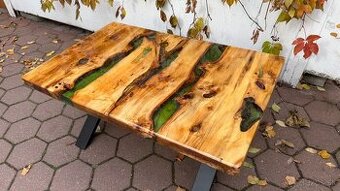 Epoxidovy konferencny stolik