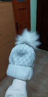 Damska biela zimná čiapka