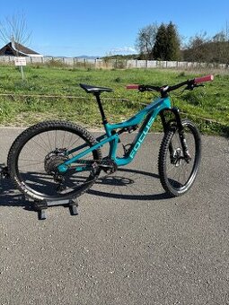 FOCUS JAM 8.9 karbonovy