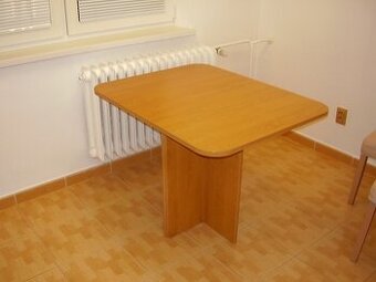 Kuchynsky rozkladaci stôl