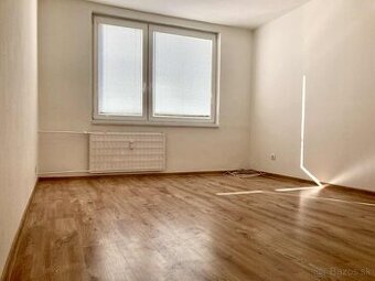 Kompletne prerobená garsónka na Dunajskom nábreží, Komárno