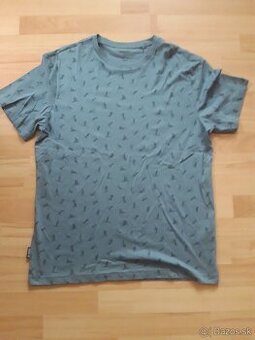 2ks rovnake tricka vel L SINSAY