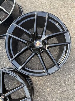 Original Porsche Macan 20”