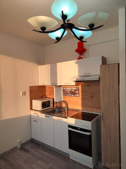 Novinka iba u nás Garsónka na Holíčskej ul., 8/12p., loggia