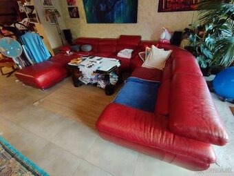 Kožený gauč + taburetka – talianska kvalita