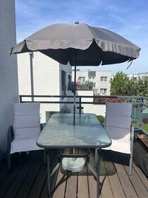 Predám zahradný stol, stoličky a slnečník - 1