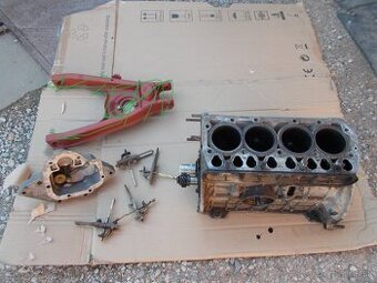 Predam pre skoda 120 Blok motora dorazy dveri novy vyfuk