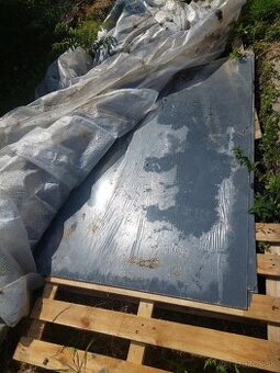 Tabuľový plech 1250 x 2000 mm

HRÚBKA 0.5