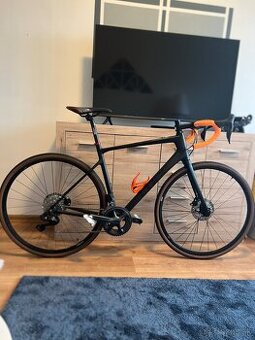 Cestný bicykel Cube