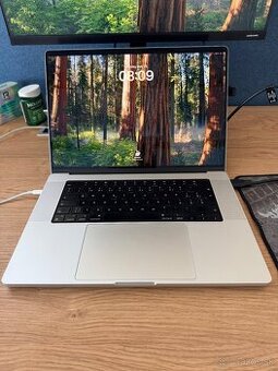 Apple Macbook 16" M1 Pro 16GB RAM 512GB SSD 2021