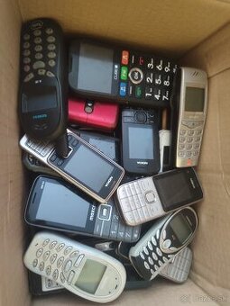 Predám mobily ná náhradné diely