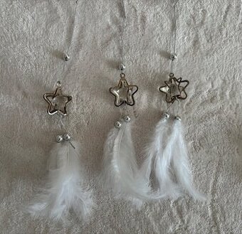 Elegantné vianočné ozdoby – hviezdičky so zlatým rámikom a p