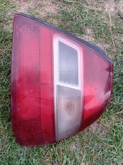 Zadné práve svetlo Honda civic fastbeck