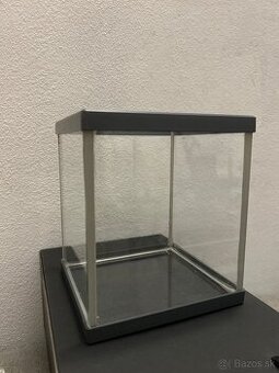Predám malé akvárium 14x15x17