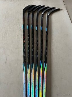Predám hokejky Bauer Nexus Tracer JR/INT