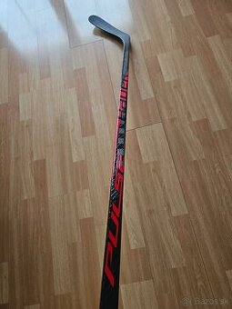 Hokejka Bauer PULSE červená