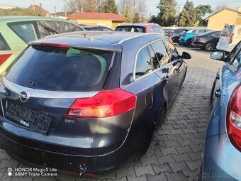 Lacno rozpredám Opel Insignia 2003- na náhradné diely